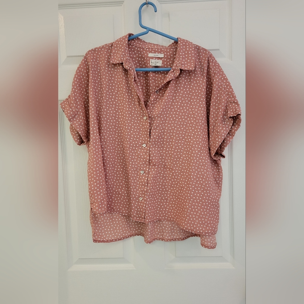Linen button down shoet sleeve shirt by Nicole Miller